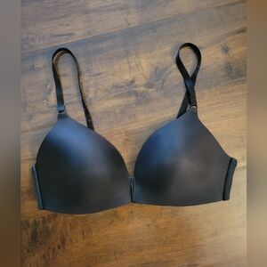 Victoria’s Secret Smooth Cup Wire Free Bra Black Size 36C